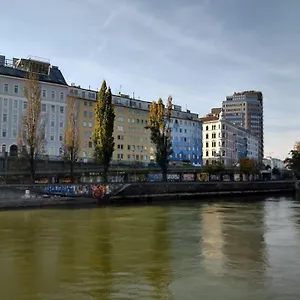 Family With Two Bathrooms Near To City Center Apartmán